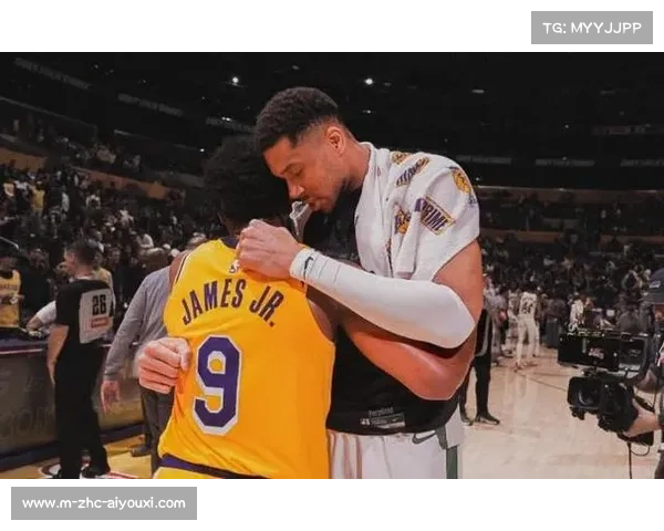 雷迪克谈绿军新援计划以斯玛特文森特为导师培养布朗尼等年轻核心